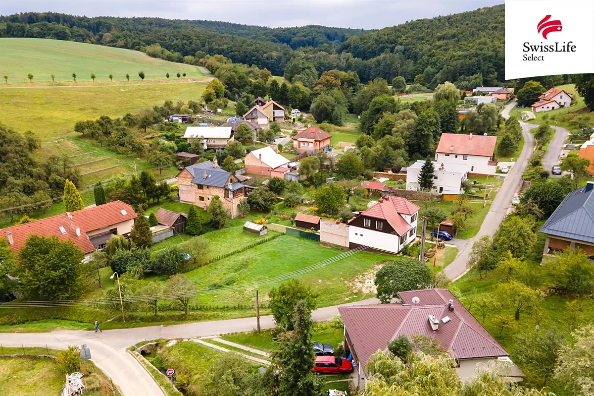 Prodej stavebního pozemku 858 m²